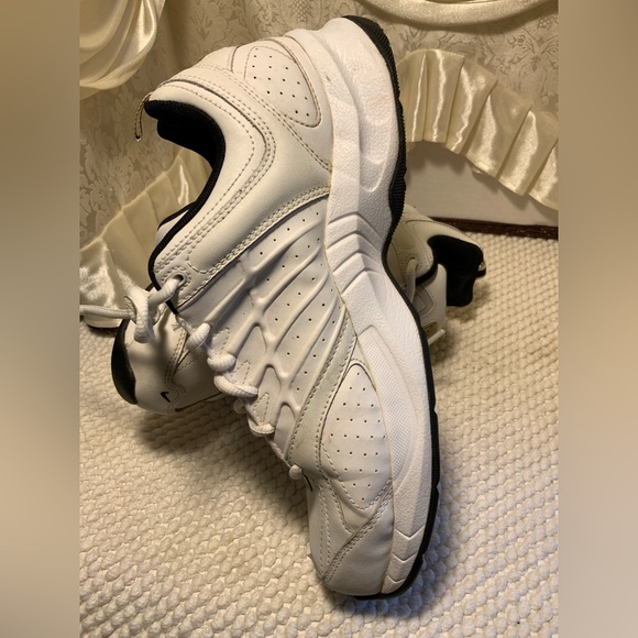 NIKE WOMENS RUNNING WORK OUT WALKING SNEAKERS - Picture 6 of 16